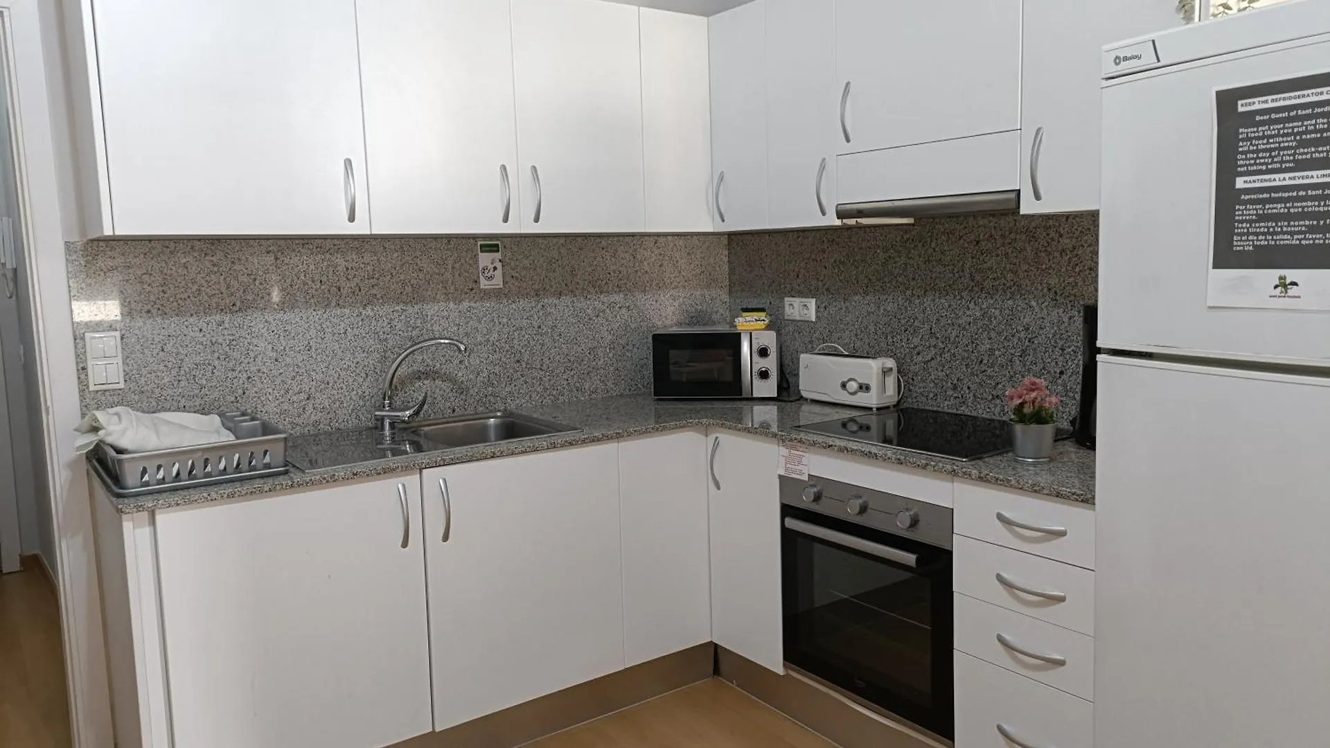 Sant Jordi Pisos - Consell De Cent Apartment Barcelona Spain
